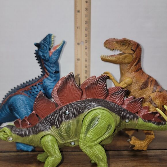 Set of 3 Light-Up & Sound Dinosaurs: T-Rex, Stegosaurus & Carnosaurs - Picture 8 of 8